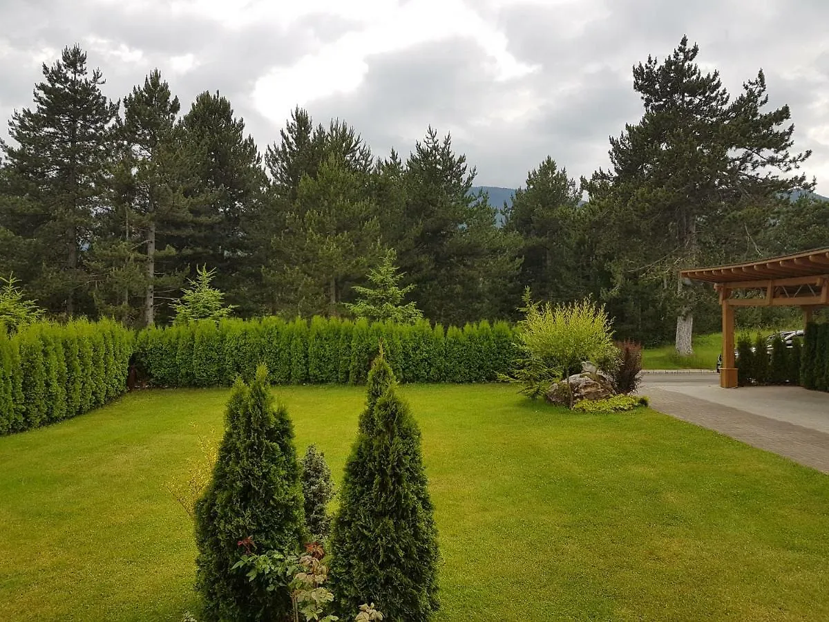 Private Villa In Pirin Golf Bansko Vakantiehuis