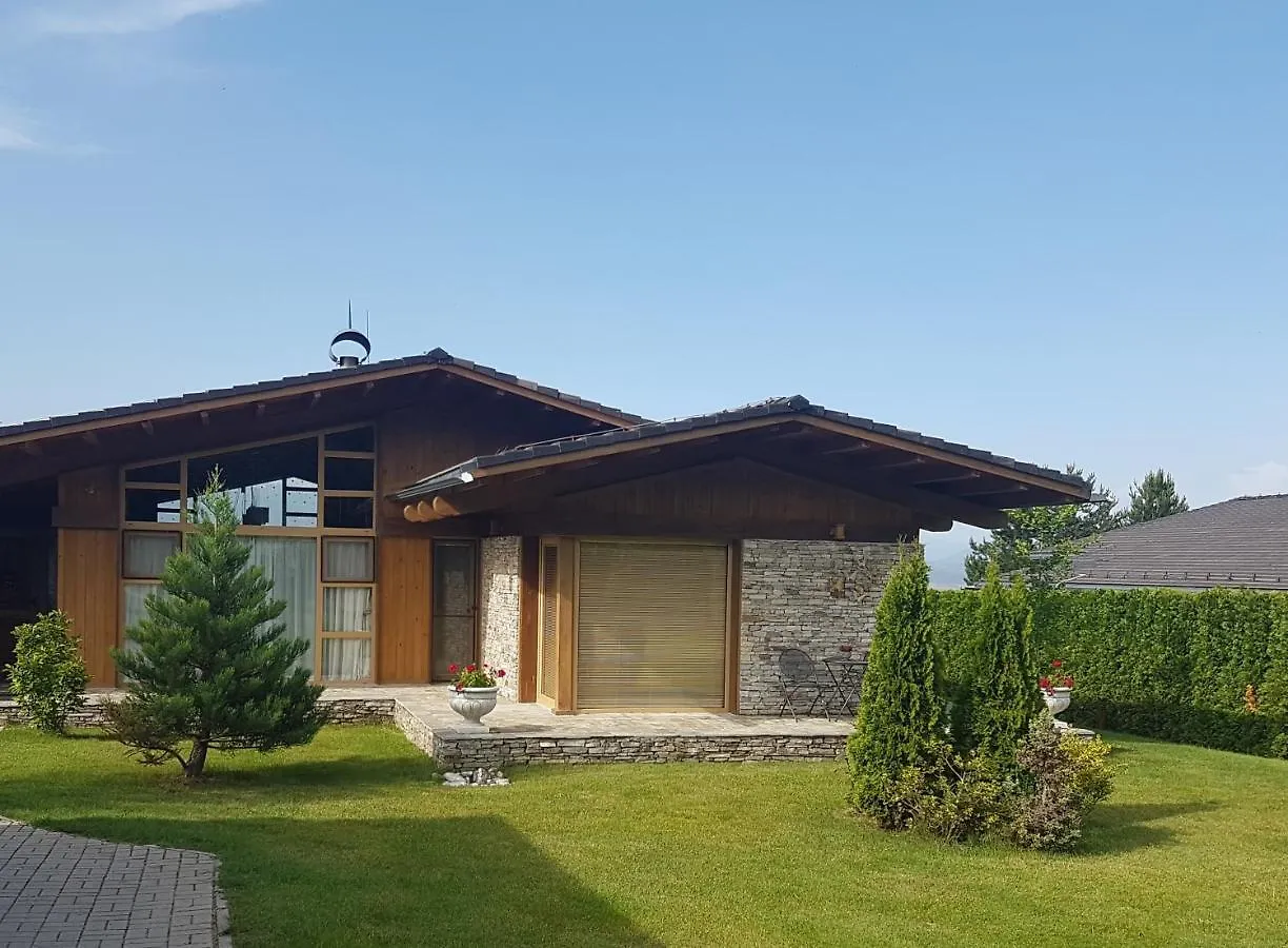 Private Villa In Pirin Golf Bansko Vakantiehuis